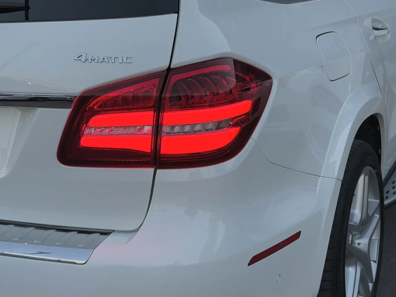 Mercedes-Benz GLS снимка Mercedes-Benz GLS