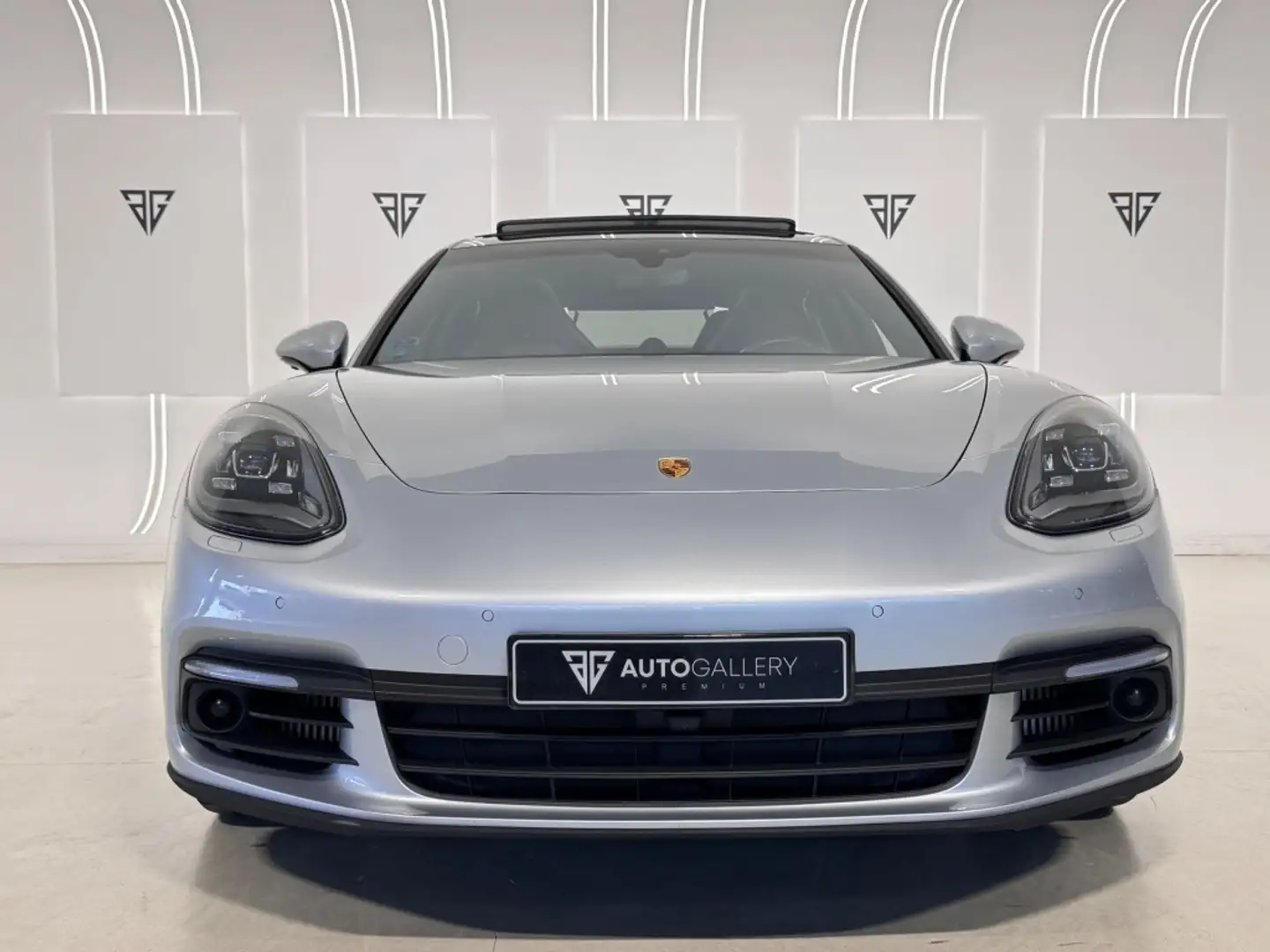 Porsche Panamera 4S Aut. Plateado - 2