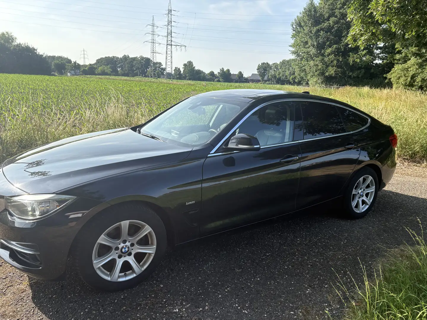 BMW 325 325d GT Aut. Luxury Line crna - 1