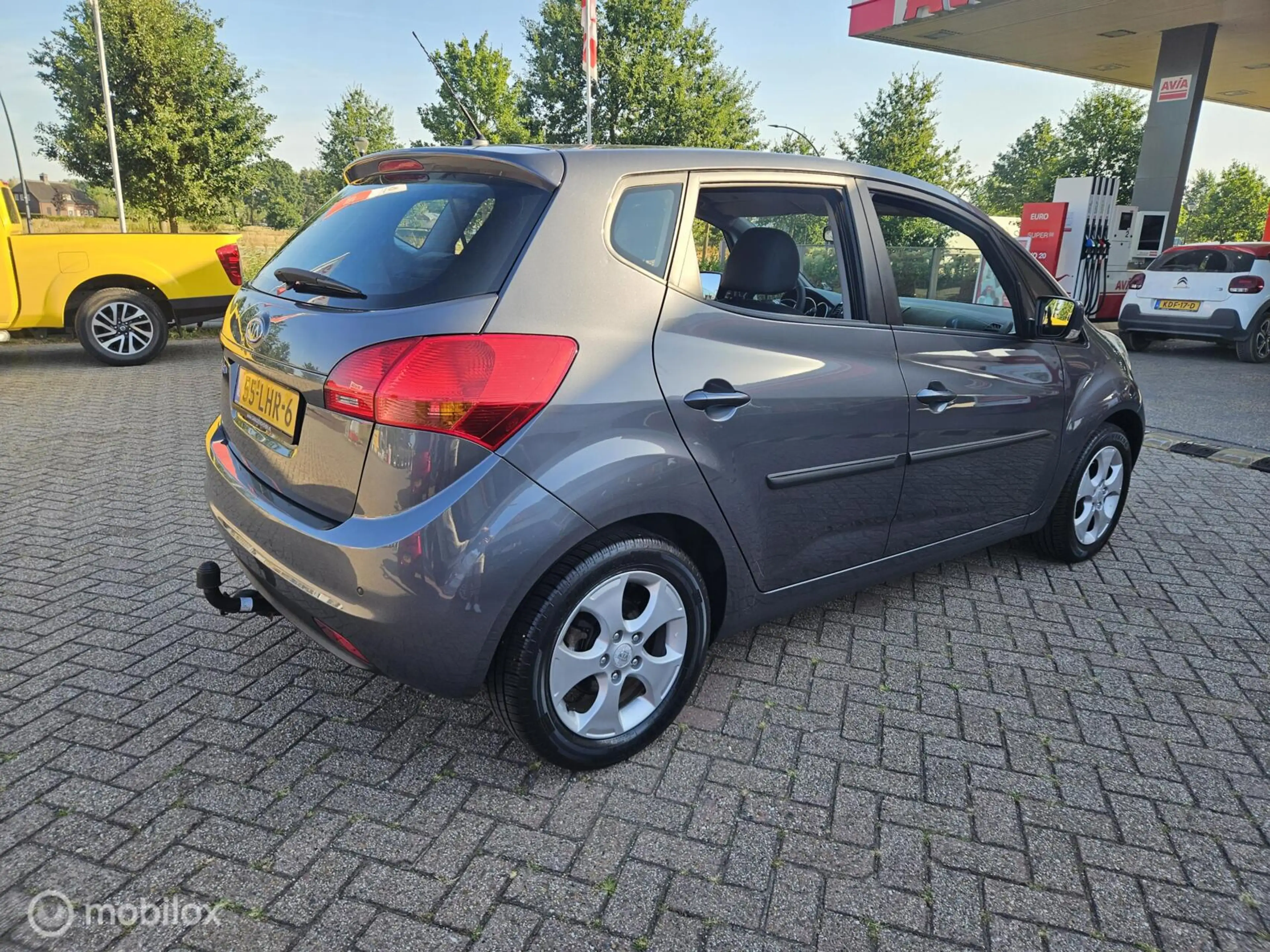 Kia Venga 1.6 CVVT X-ecutive — photo 4