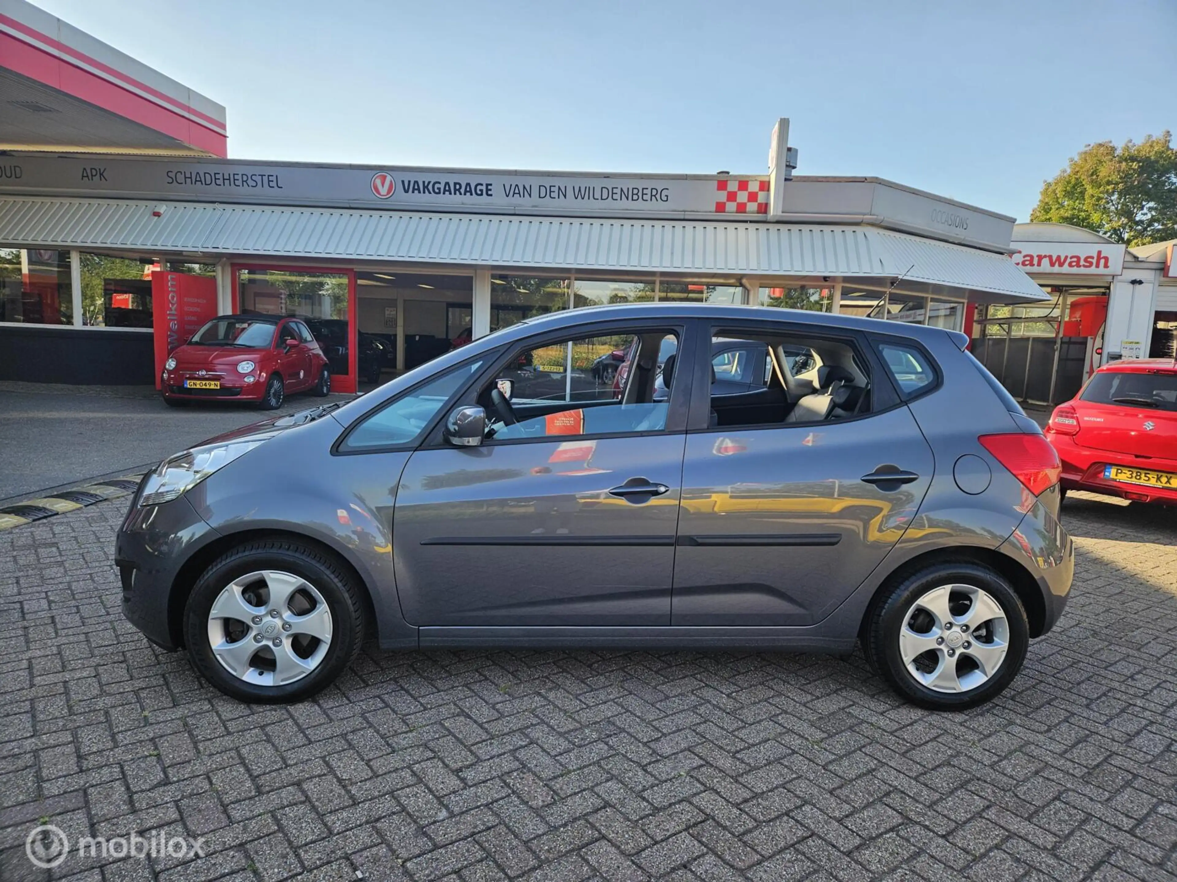 Kia Venga 1.6 CVVT X-ecutive — photo 2