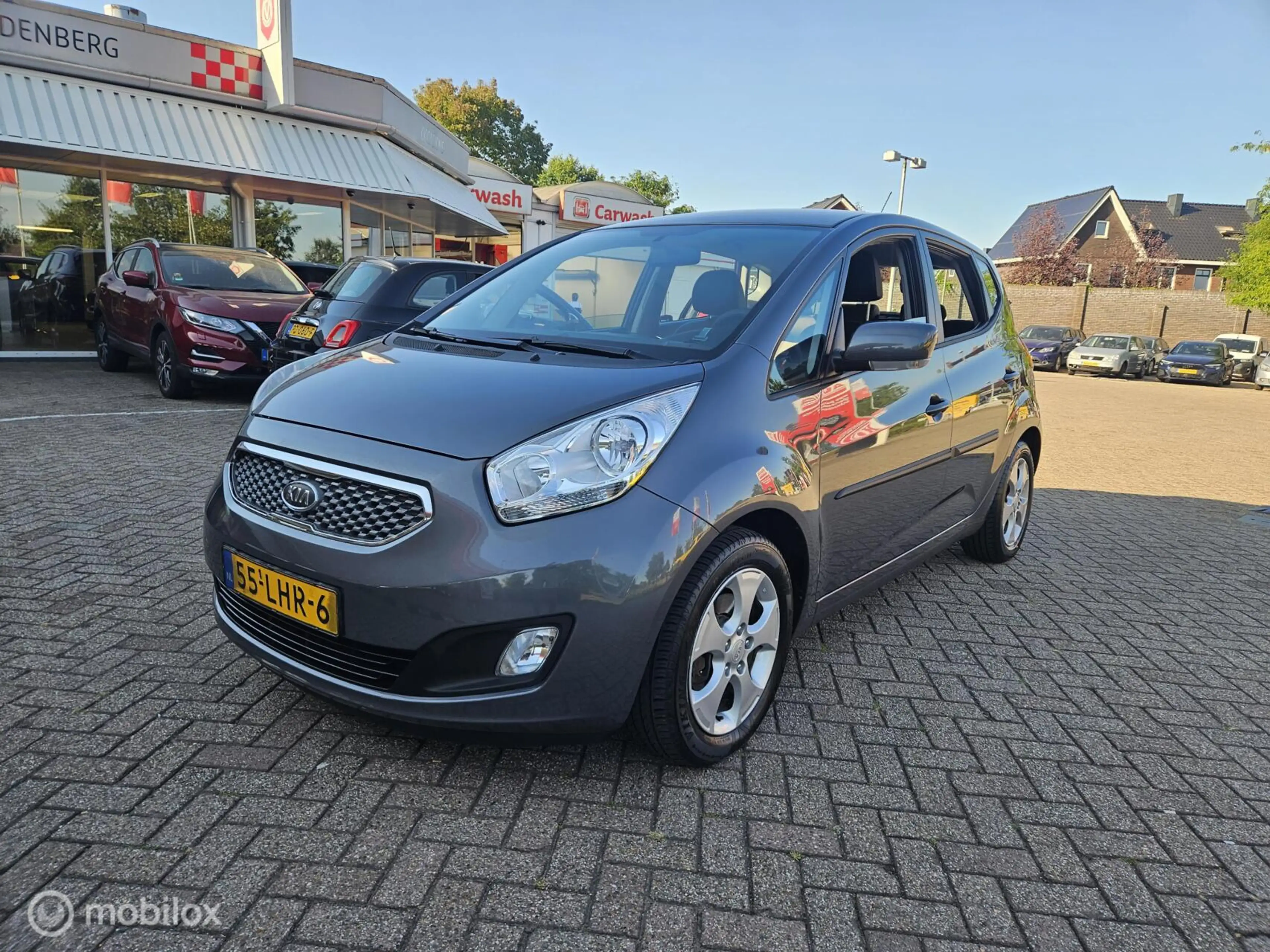 Kia Venga 1.6 CVVT X-ecutive — photo 8