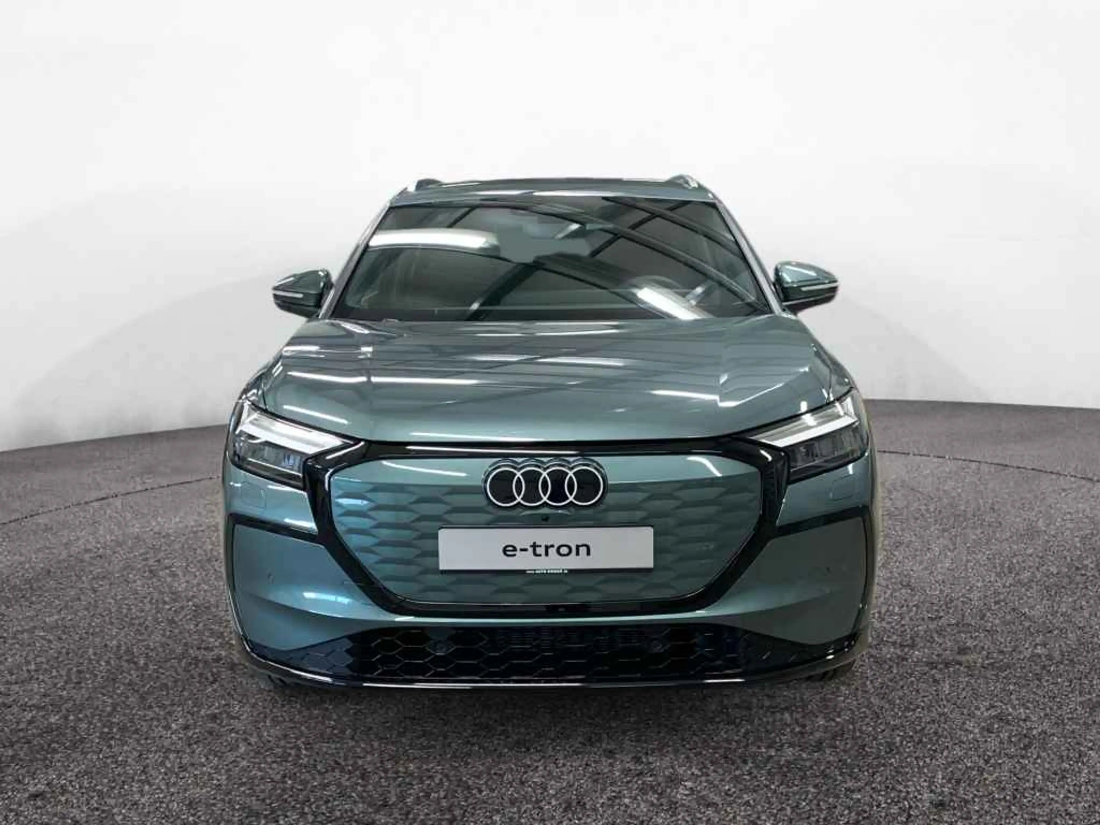 Audi Q4 e-tron performance TECH*WÄRMEP*AHK* — photo 2