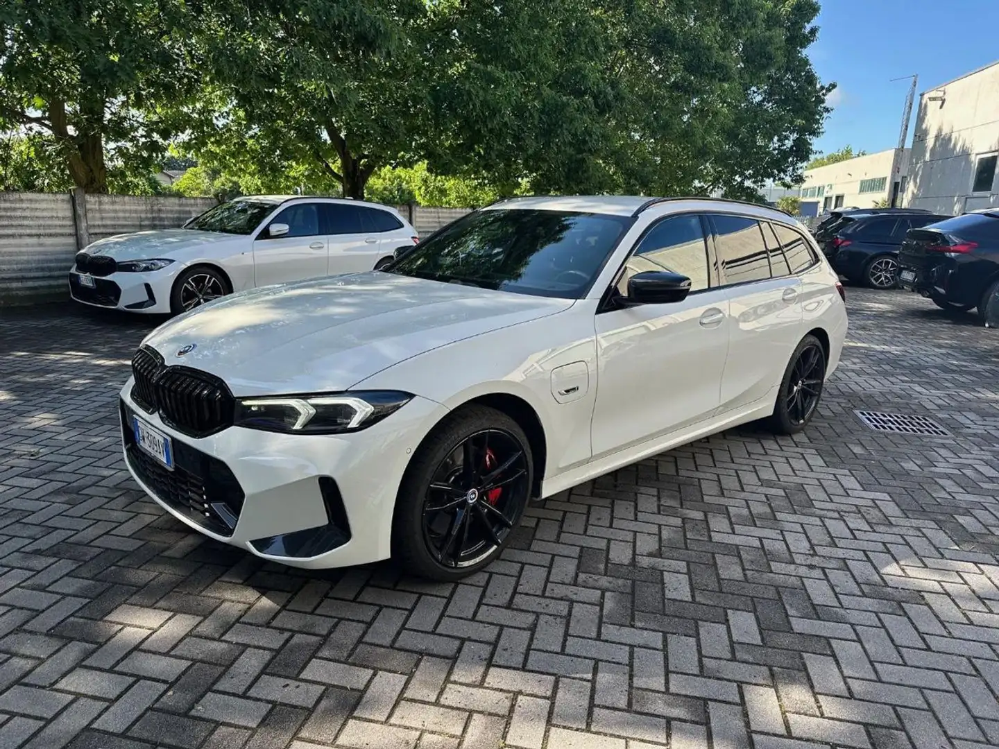 BMW 330 e xDrive Touring Msport Blanc - 2