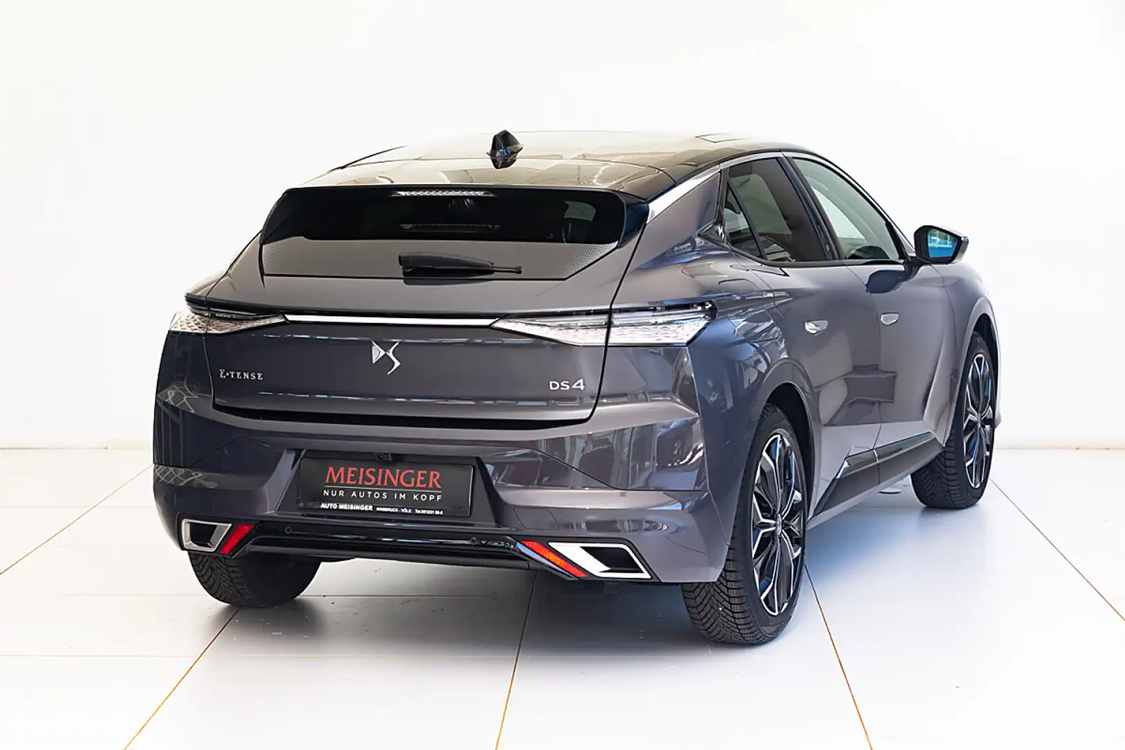 DS Automobiles DS 4 E-Tense 225 PHEV Collection Antoine de Saint Ex... Grau - 2