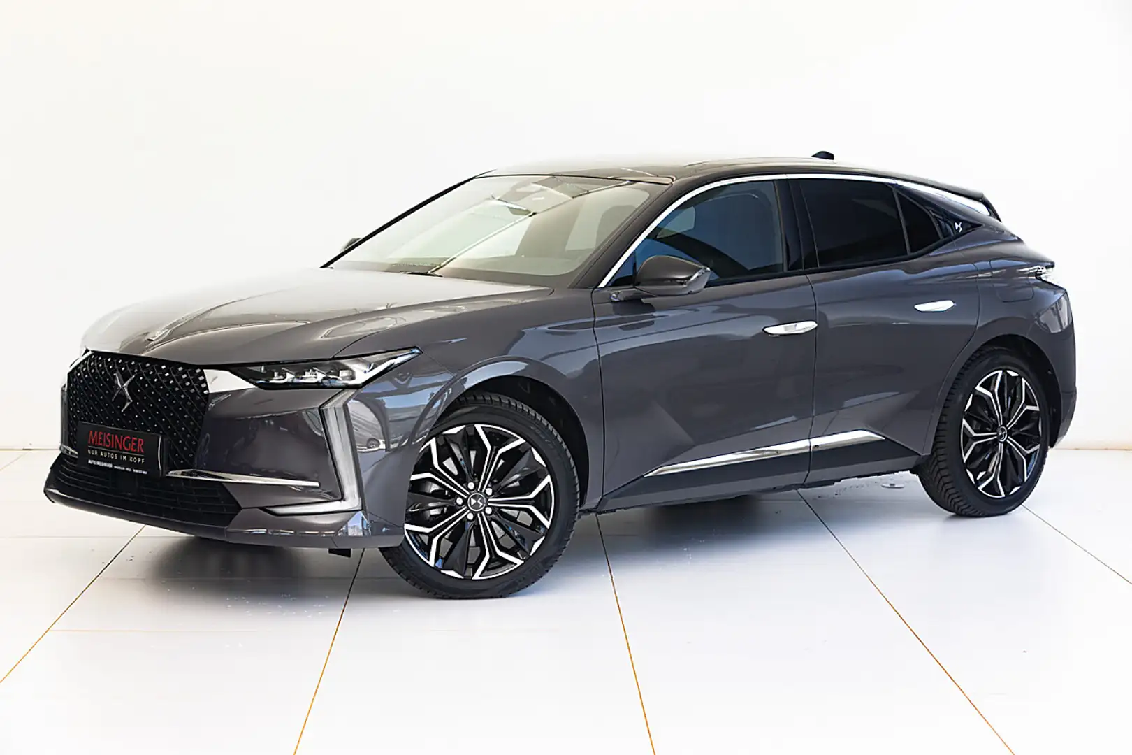 DS Automobiles DS 4 E-Tense 225 PHEV Collection Antoine de Saint Ex... Grau - 1