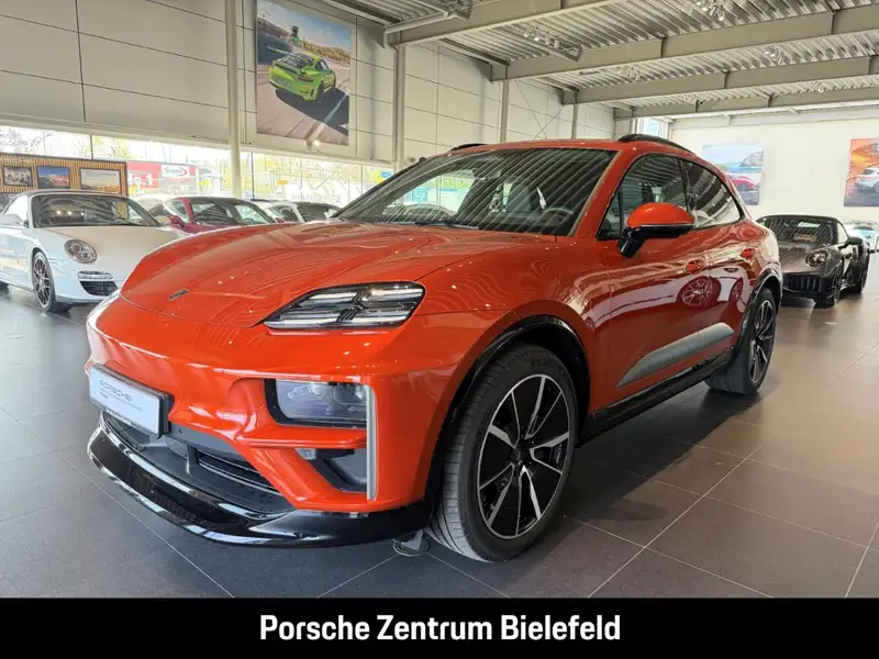 PORSCHE Macan