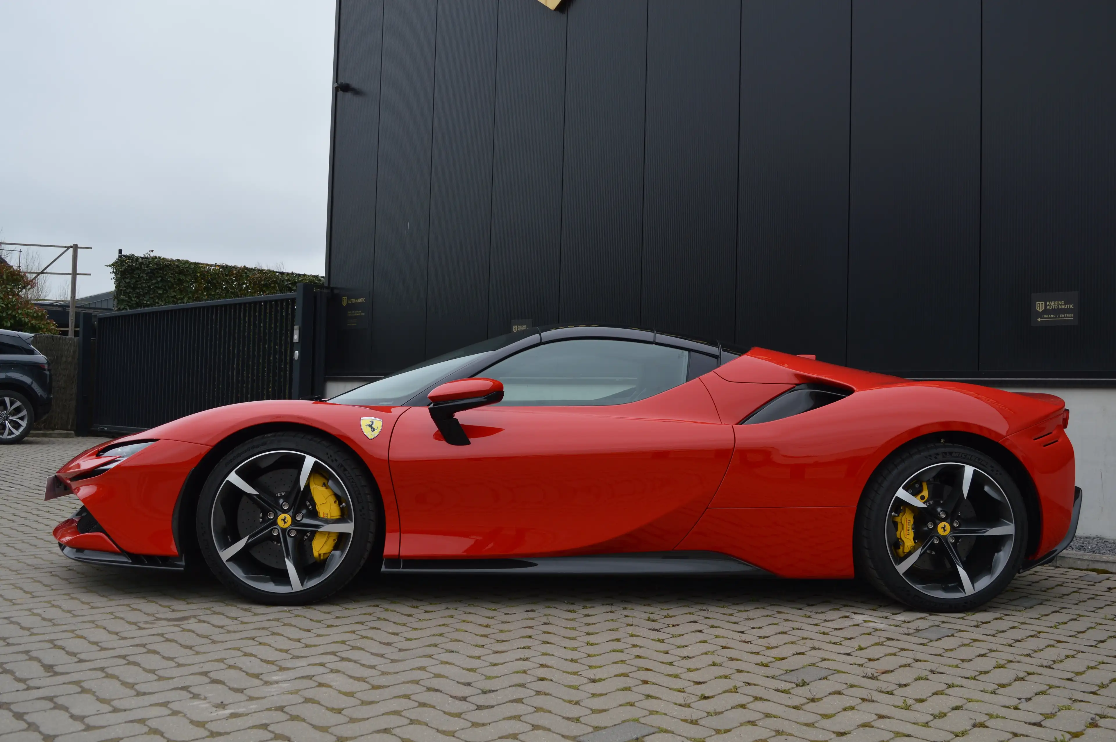 Ferrari SF90 Spider 4.0 Turbo V8 F1 Top condition ! Rosso Corsa — photo 5