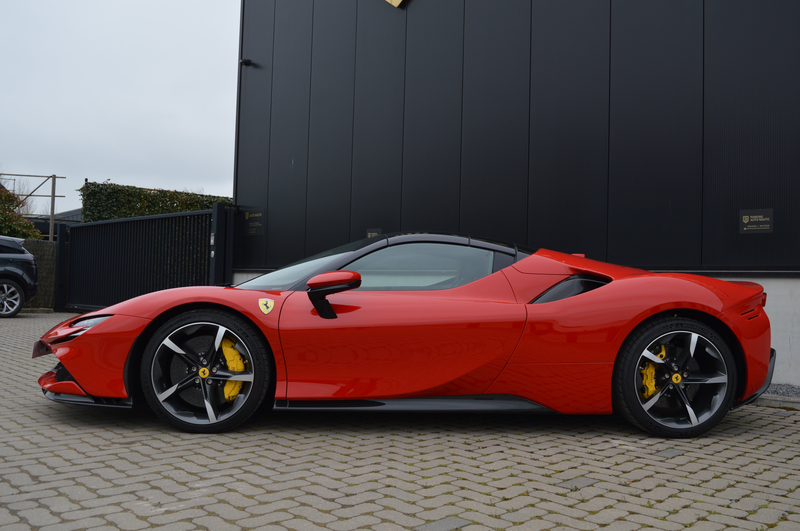Ferrari SF90 Spider 4.0 Turbo V8 F1 Top condition ! Rosso Corsa — photo 5