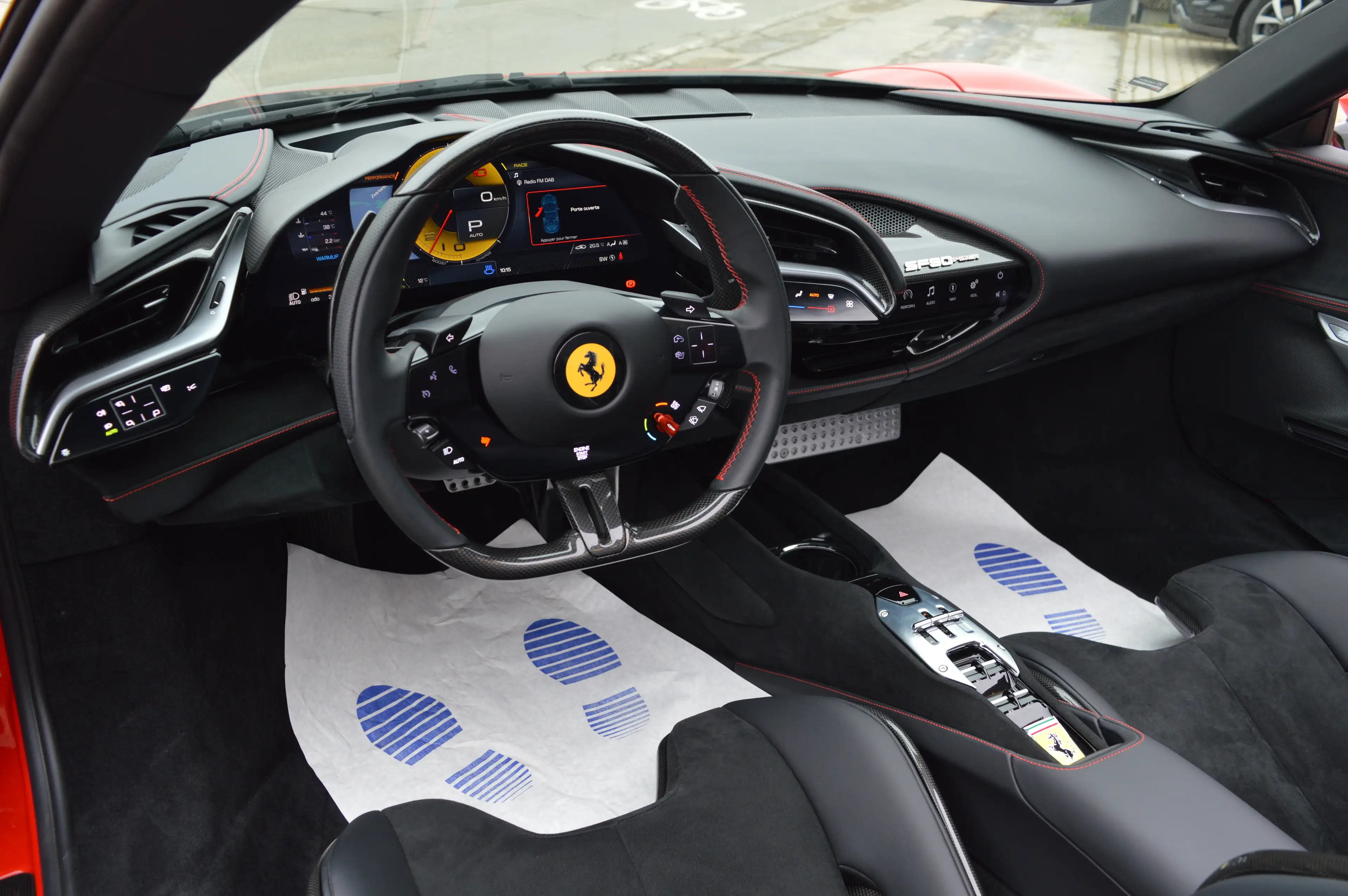 Ferrari SF90 Spider 4.0 Turbo V8 F1 Top condition ! Rosso Corsa — photo 10