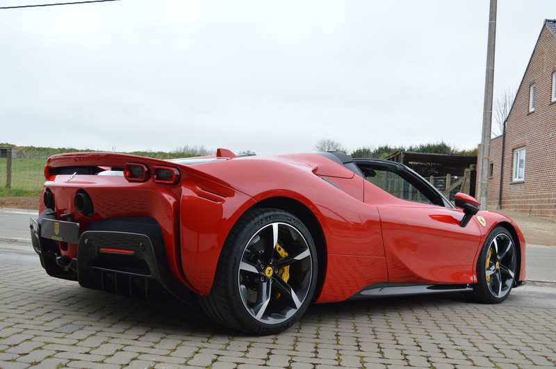 Ferrari SF90 Spider 4.0 Turbo V8 F1 Top condition ! Rosso Corsa — photo 2