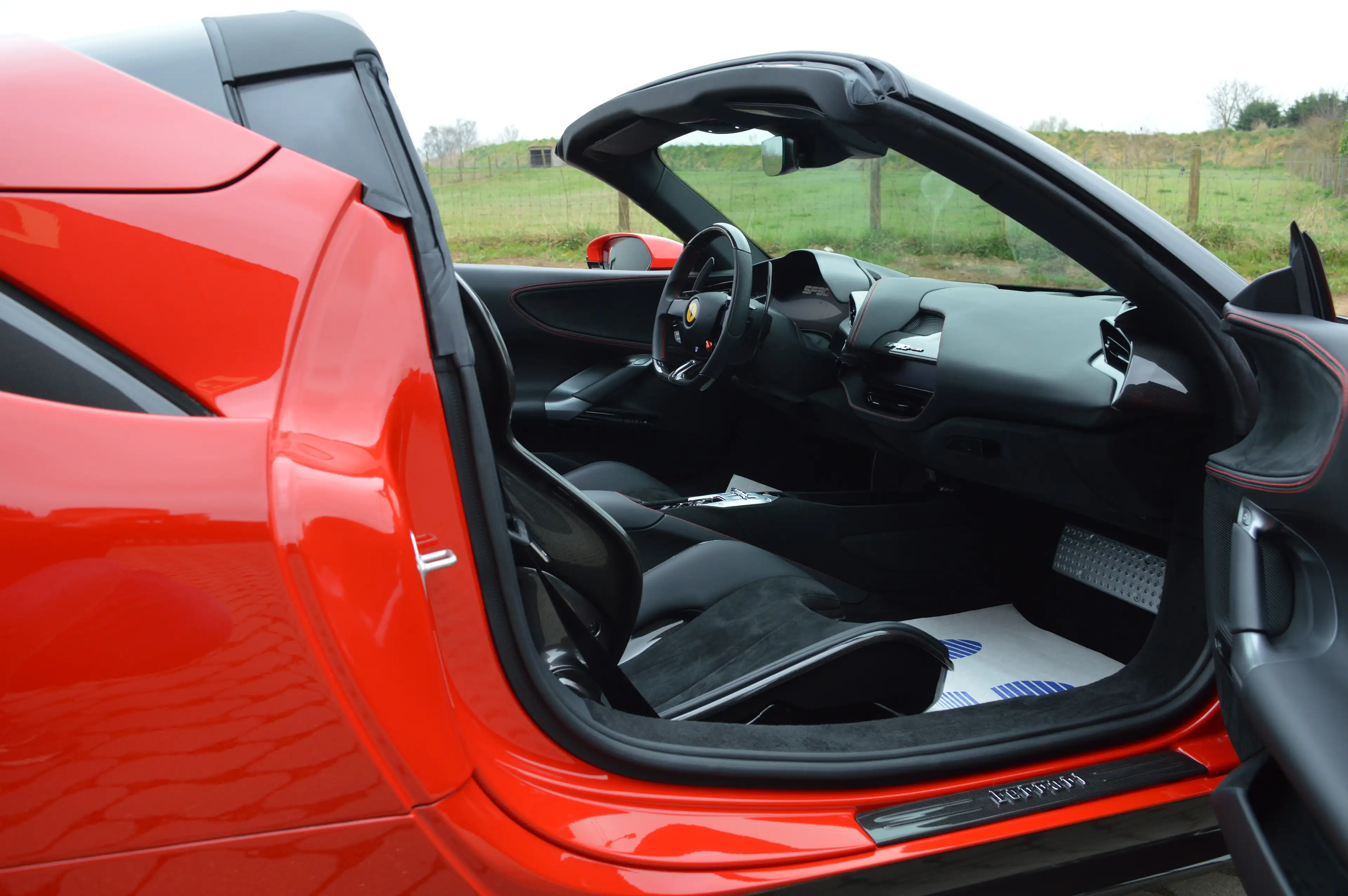 Ferrari SF90 Spider 4.0 Turbo V8 F1 Top condition ! Rosso Corsa — photo 9