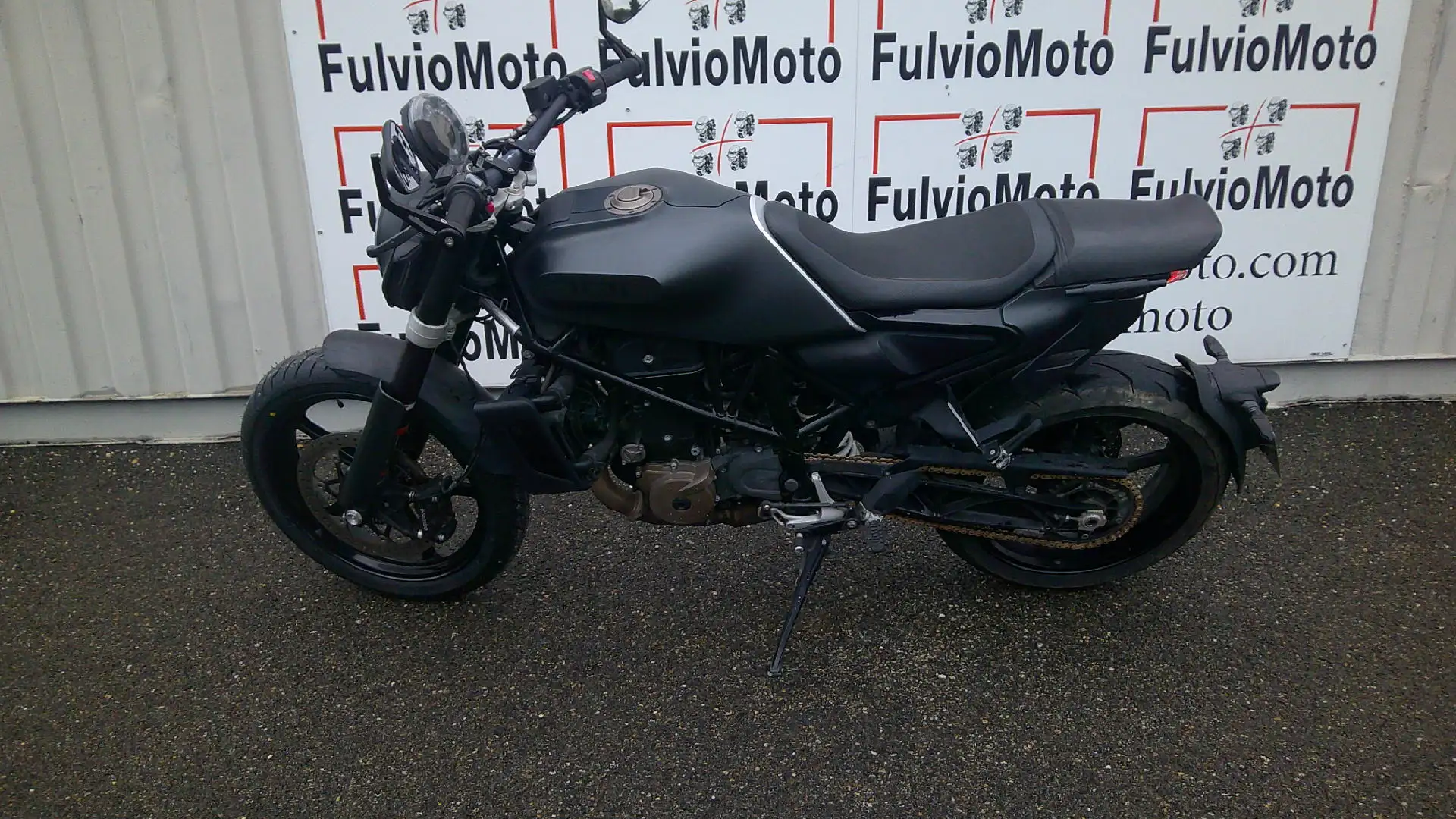 Husqvarna Svartpilen Noir - 1