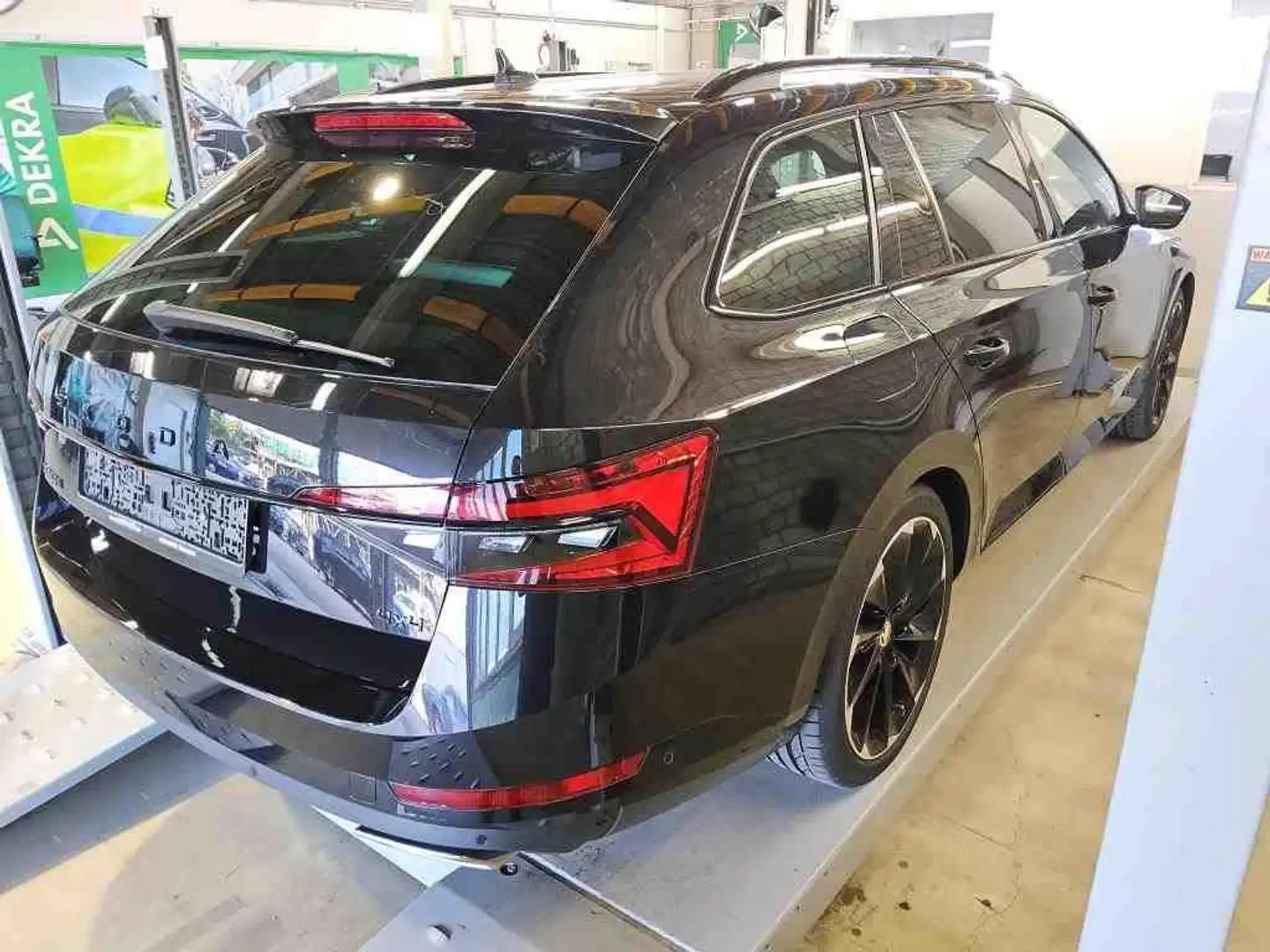 Skoda Superb Sportline 2.0 TSI*SH*ACC*KAM*MEMORY*AHK Noir - 2