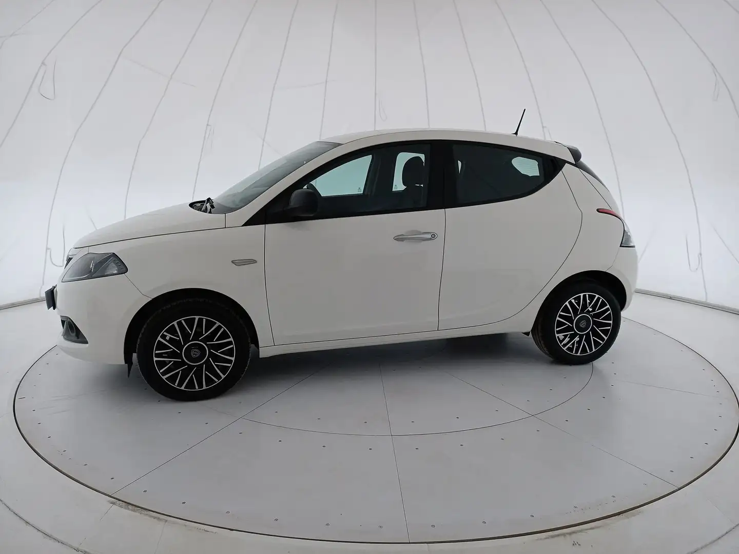 Lancia Ypsilon III 2021 1.0 firefly hybrid Gold s&s 70cv 5p.ti Bianco - 2