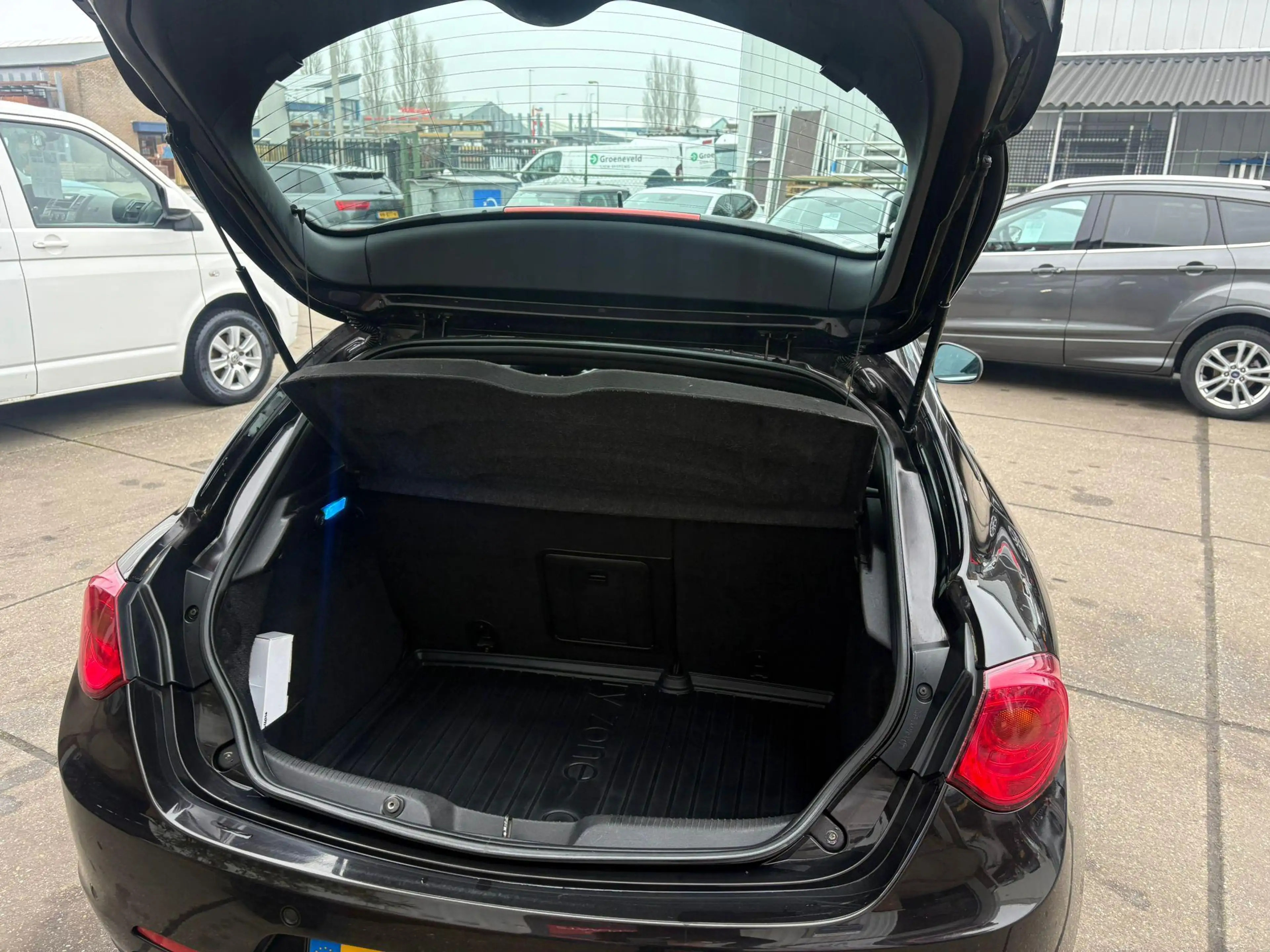 Alfa Romeo Giulietta 1.4 T Distinctive Clima, navi, PDC achter — photo 9