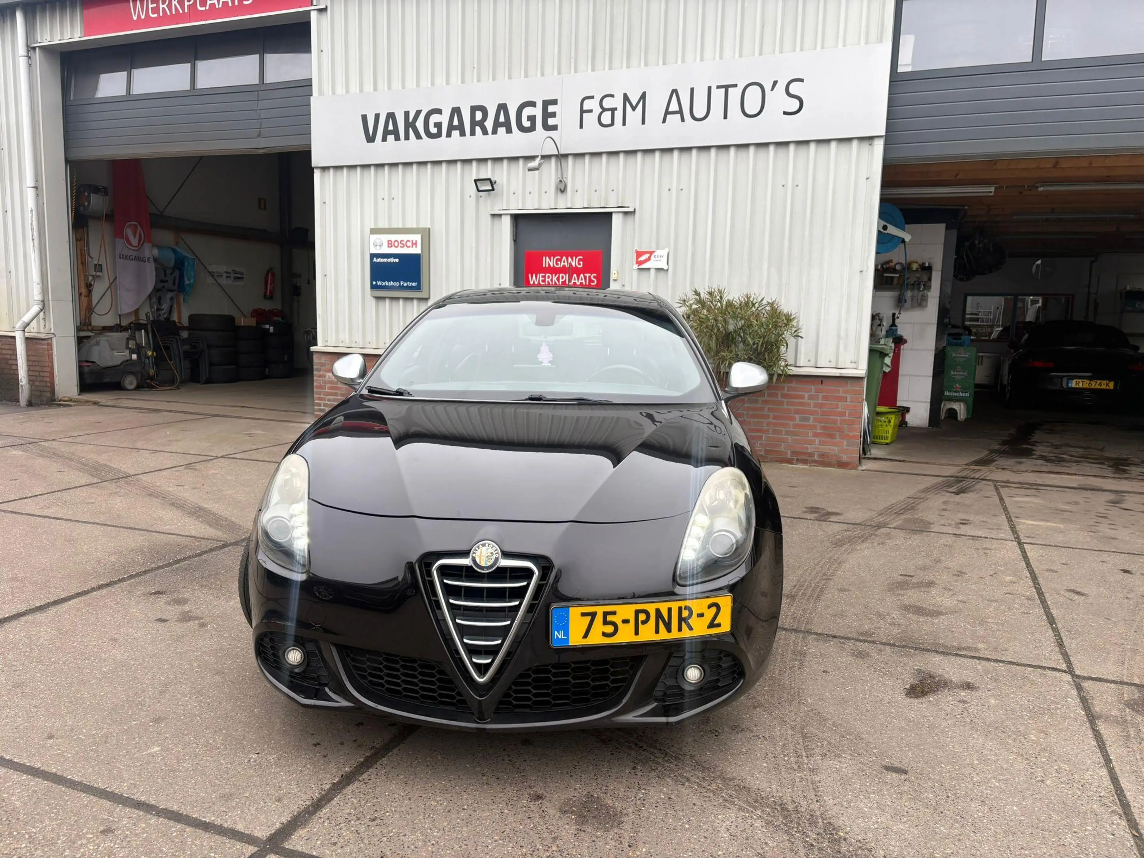 Alfa Romeo Giulietta 1.4 T Distinctive Clima, navi, PDC achter — photo 2
