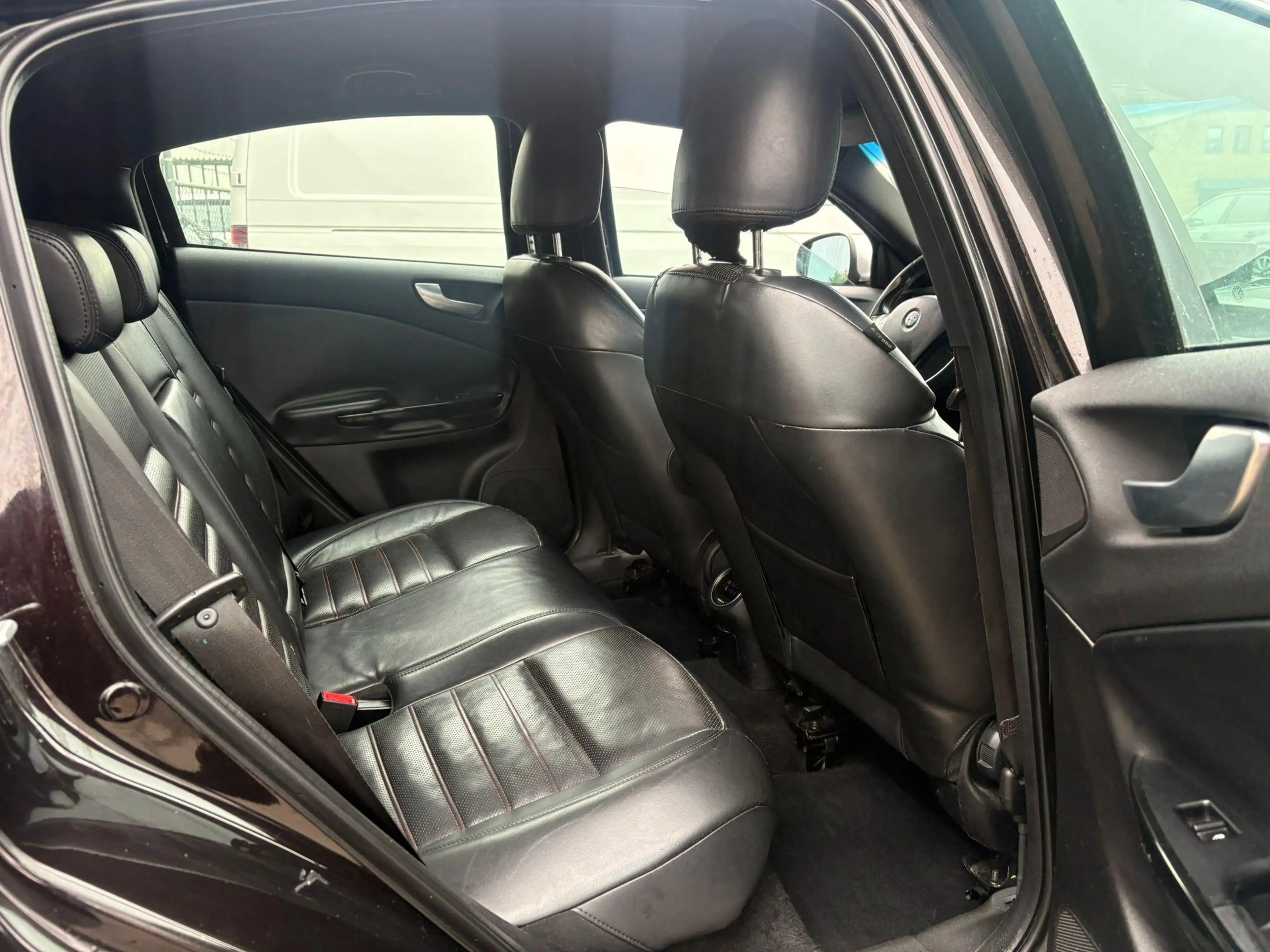 Alfa Romeo Giulietta 1.4 T Distinctive Clima, navi, PDC achter — photo 12