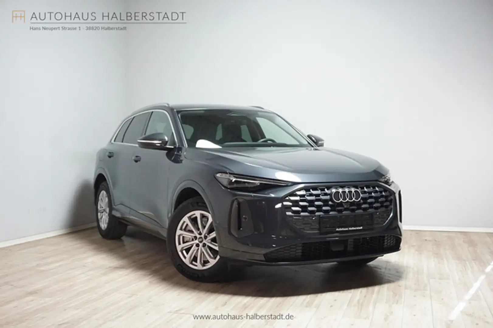 Audi Q5 quattro Advanced StHz/AHK/Tech-plus/Matrix/ Grau - 1