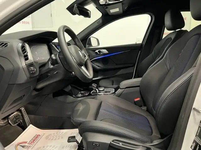 BMW 1 Series view 11