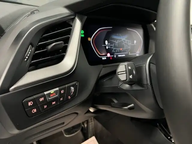 BMW 1 Series view 13