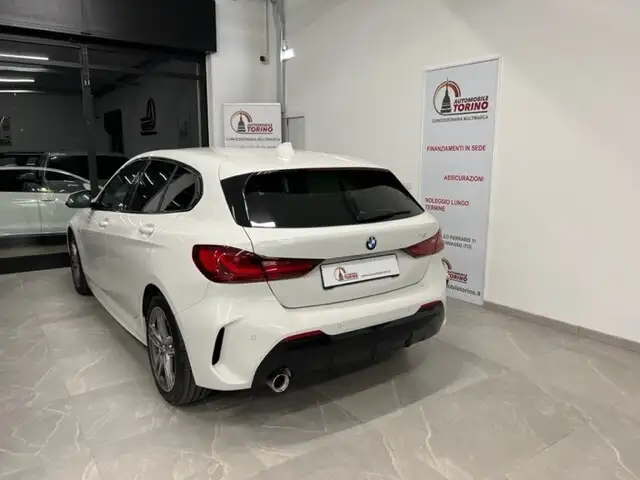 BMW 1 Series view 5
