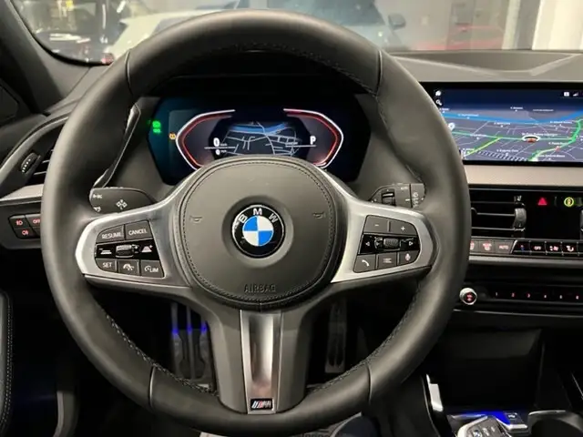 BMW 1 Series view 16