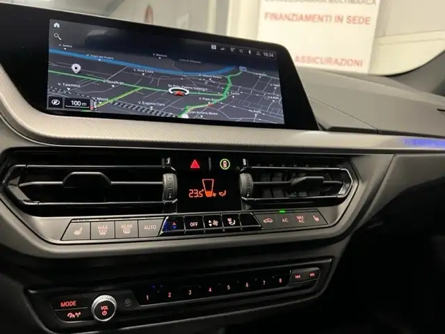 BMW 1 Series view 19