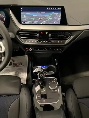 BMW 1 Series view 8