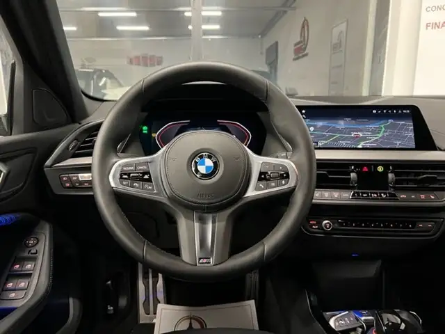 BMW 1 Series view 9