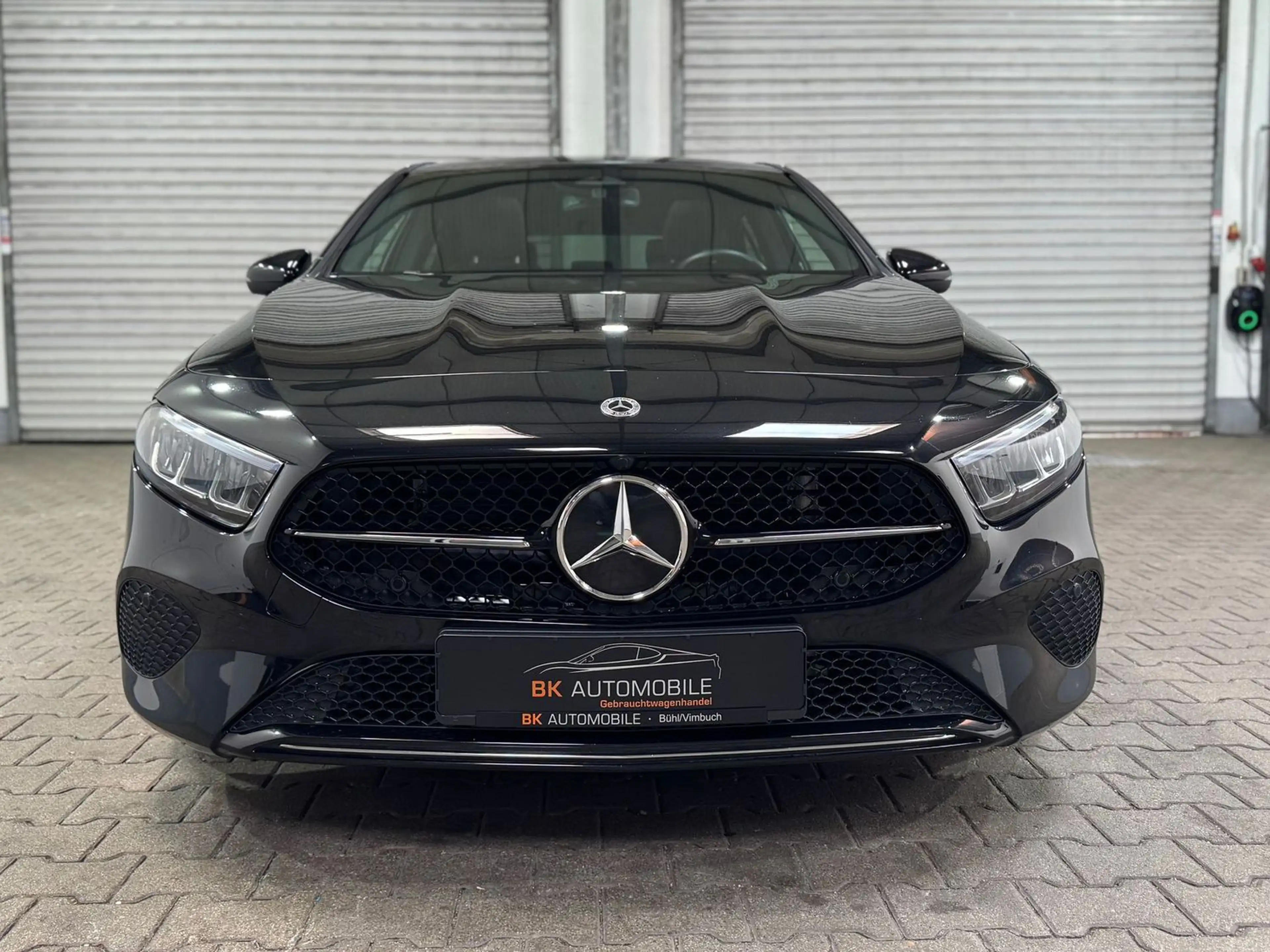 Mercedes-Benz A 180 d Night#LED#MBUX#Ambiente#Pano#Spur — photo 5