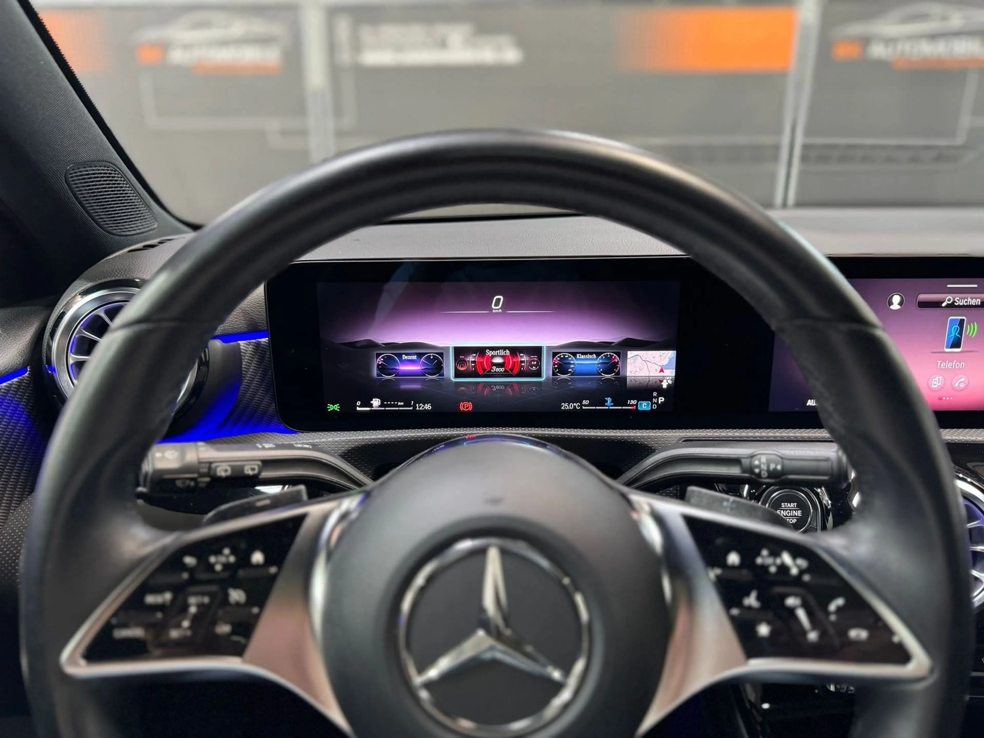 Mercedes-Benz A 180 d Night#LED#MBUX#Ambiente#Pano#Spur — photo 13
