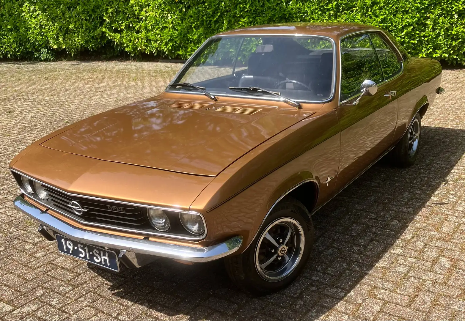 Opel Manta Manta 1600 S semi Luxe Gold - 1