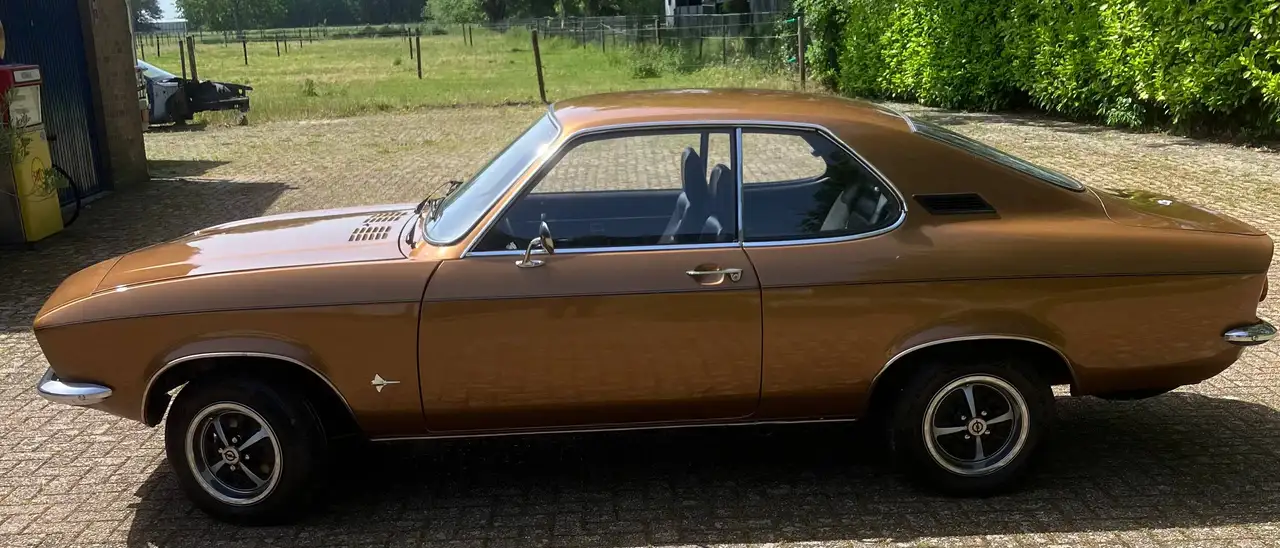 Opel Manta 1600 S semi Luxe, foto 3