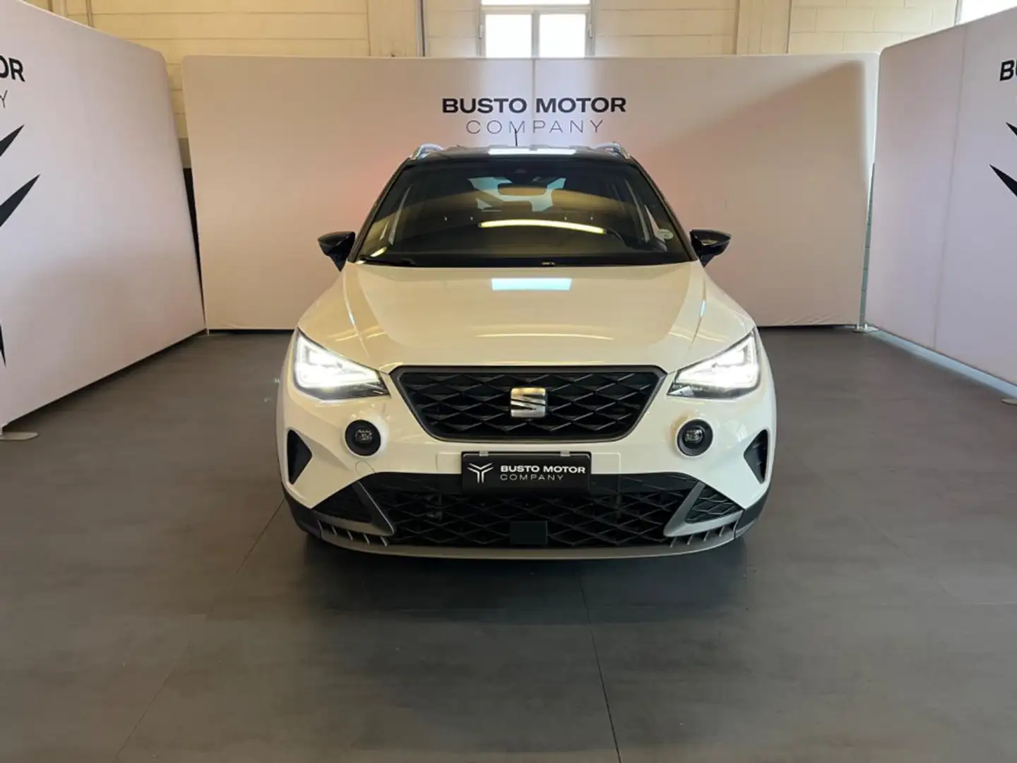SEAT Arona 1.0 EcoTSI FR NEOPATENTATI Bianco - 2