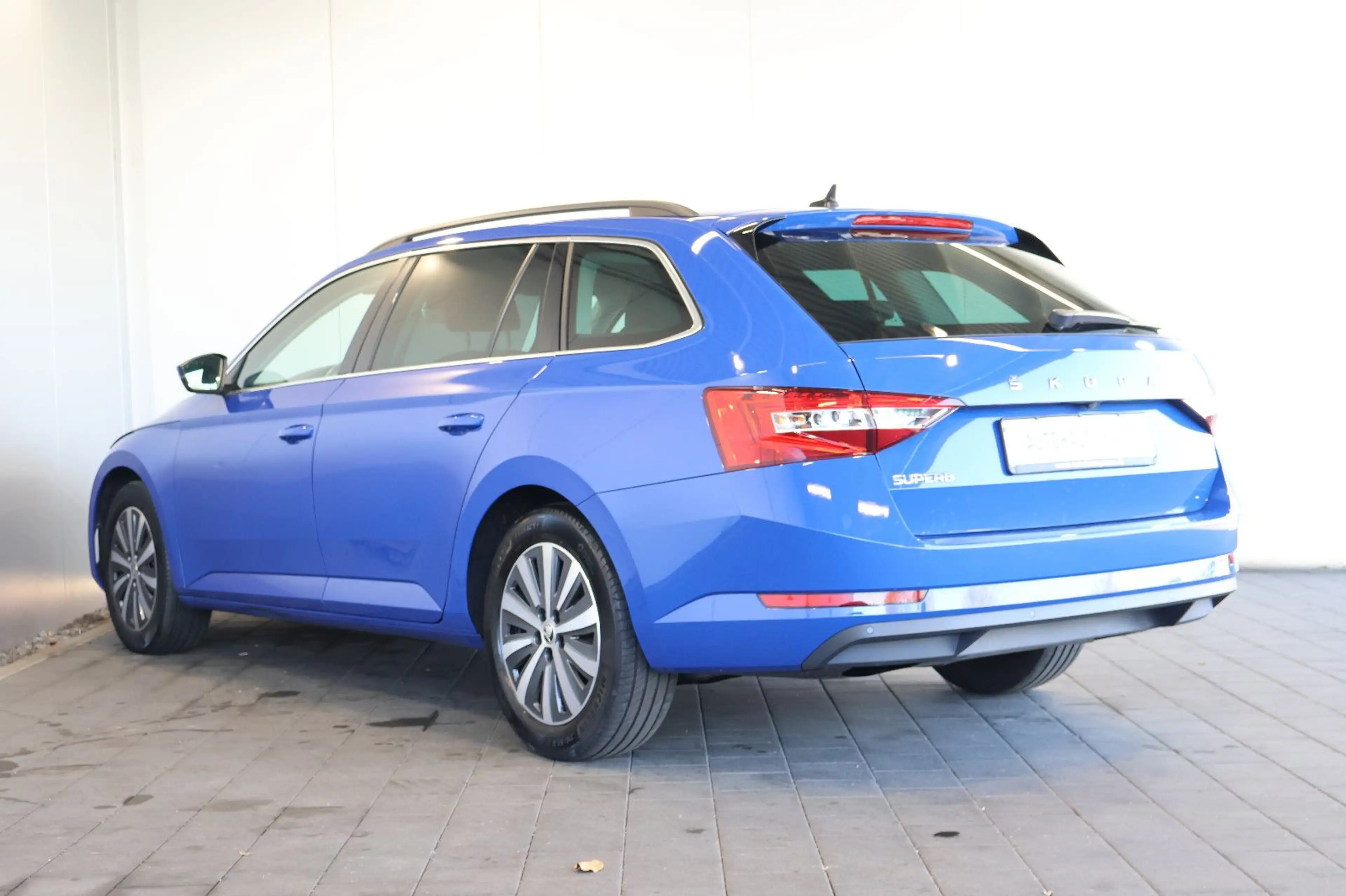 Skoda Superb 2.0 TDI Ambition AID+ACC+KEY+KAM+LED+AHK — photo 6