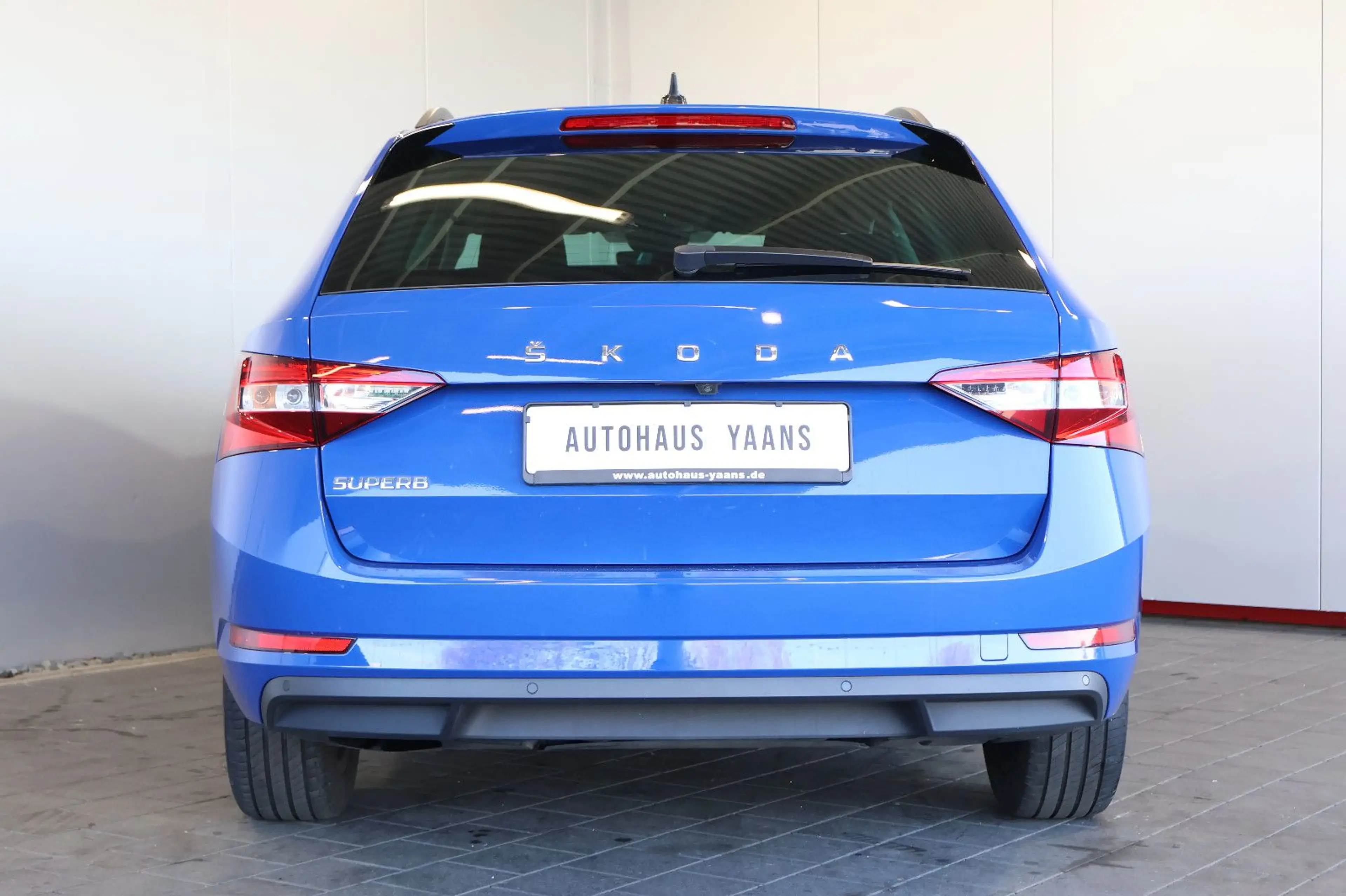 Skoda Superb 2.0 TDI Ambition AID+ACC+KEY+KAM+LED+AHK — photo 5
