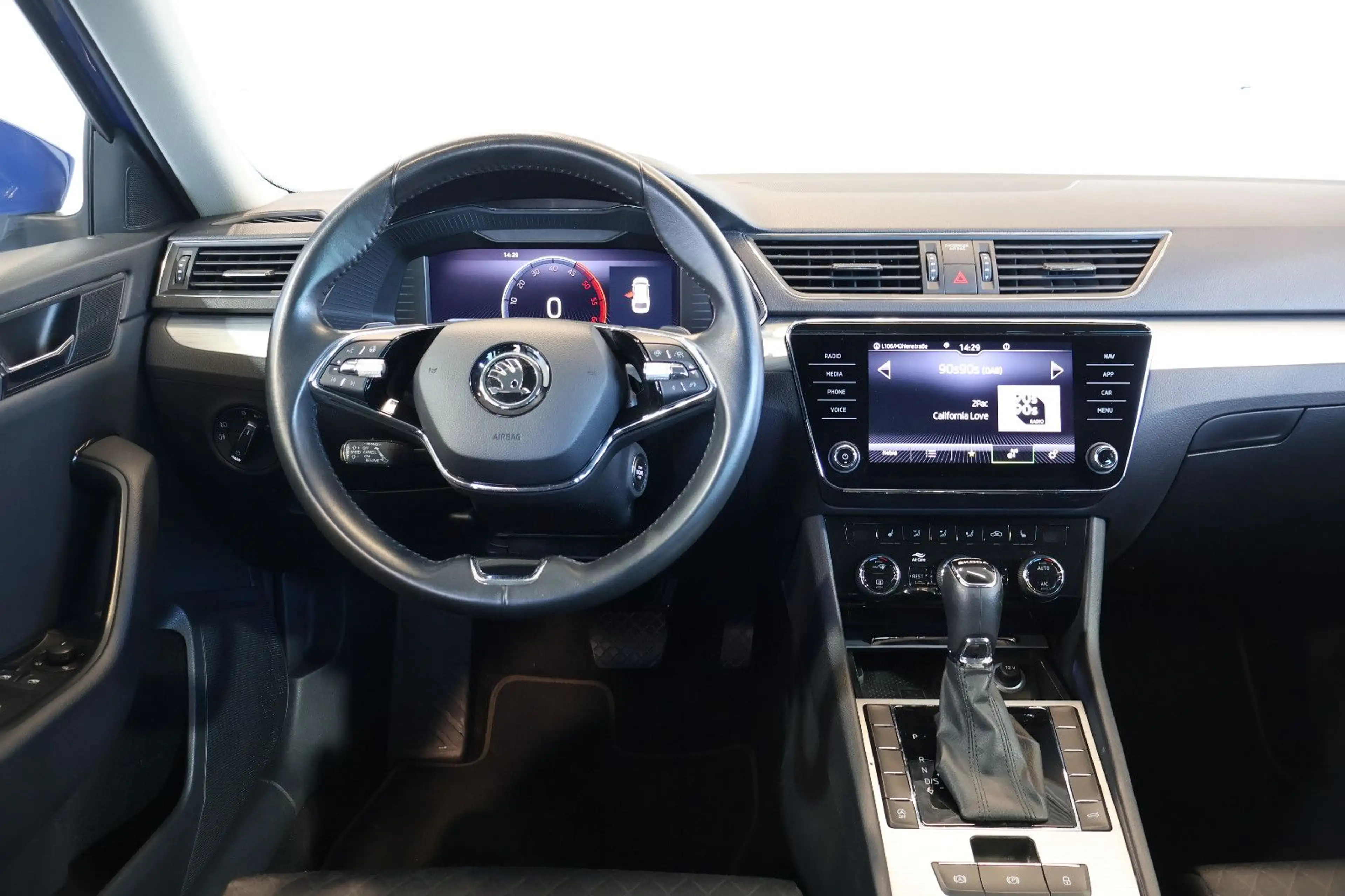 Skoda Superb 2.0 TDI Ambition AID+ACC+KEY+KAM+LED+AHK — photo 8