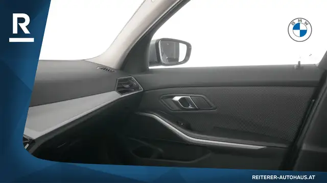 BMW 3 Series view 23