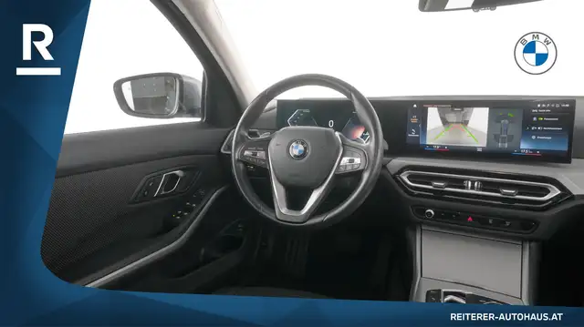 BMW 3 Series view 16