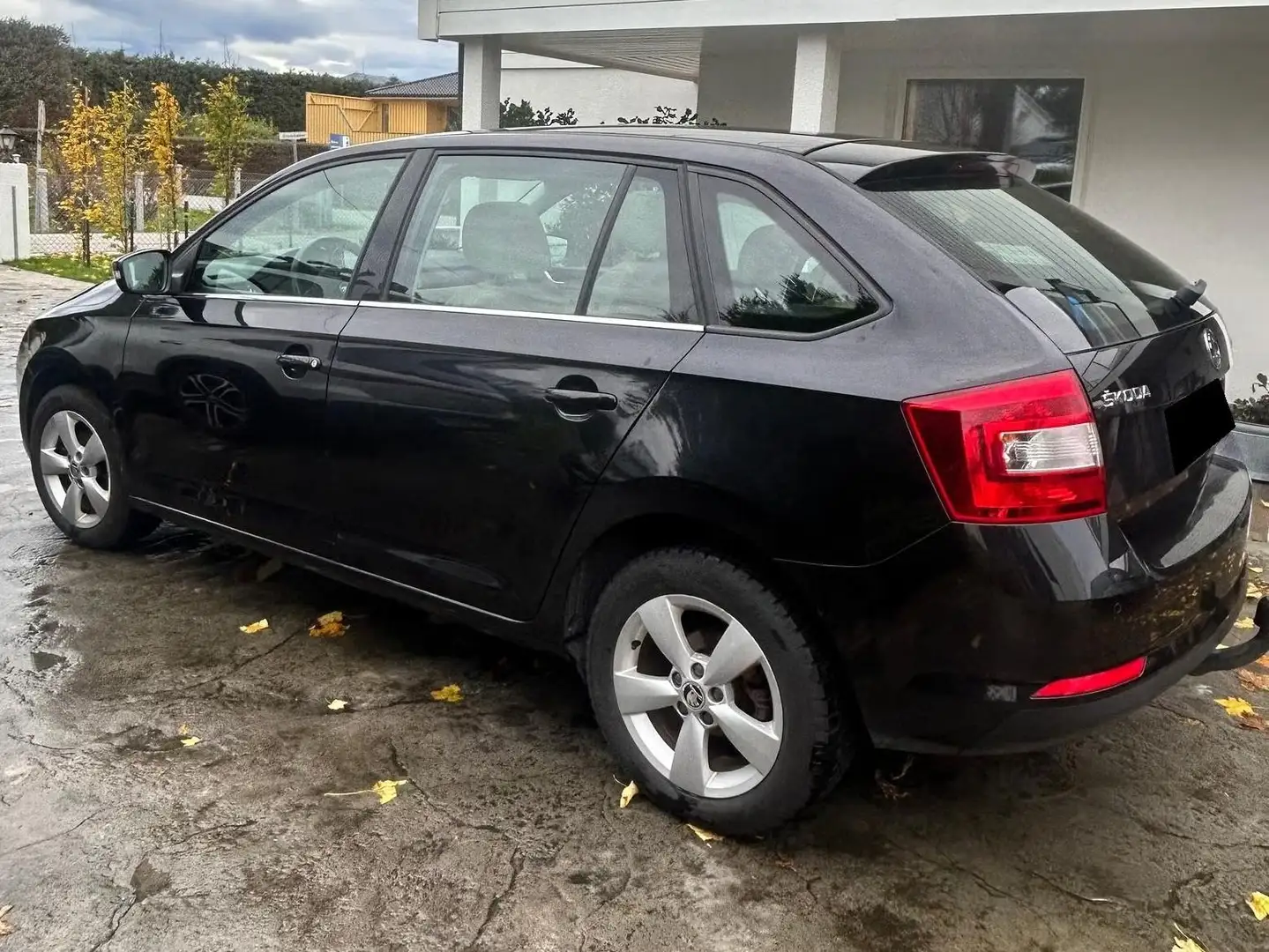 Skoda Rapid/Spaceback Nero - 1