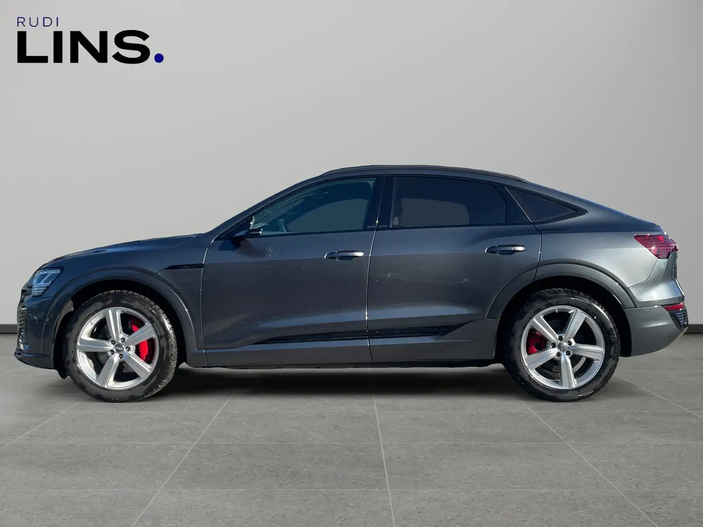 Audi Q8 55 e-tron quattro S line Grau - 2