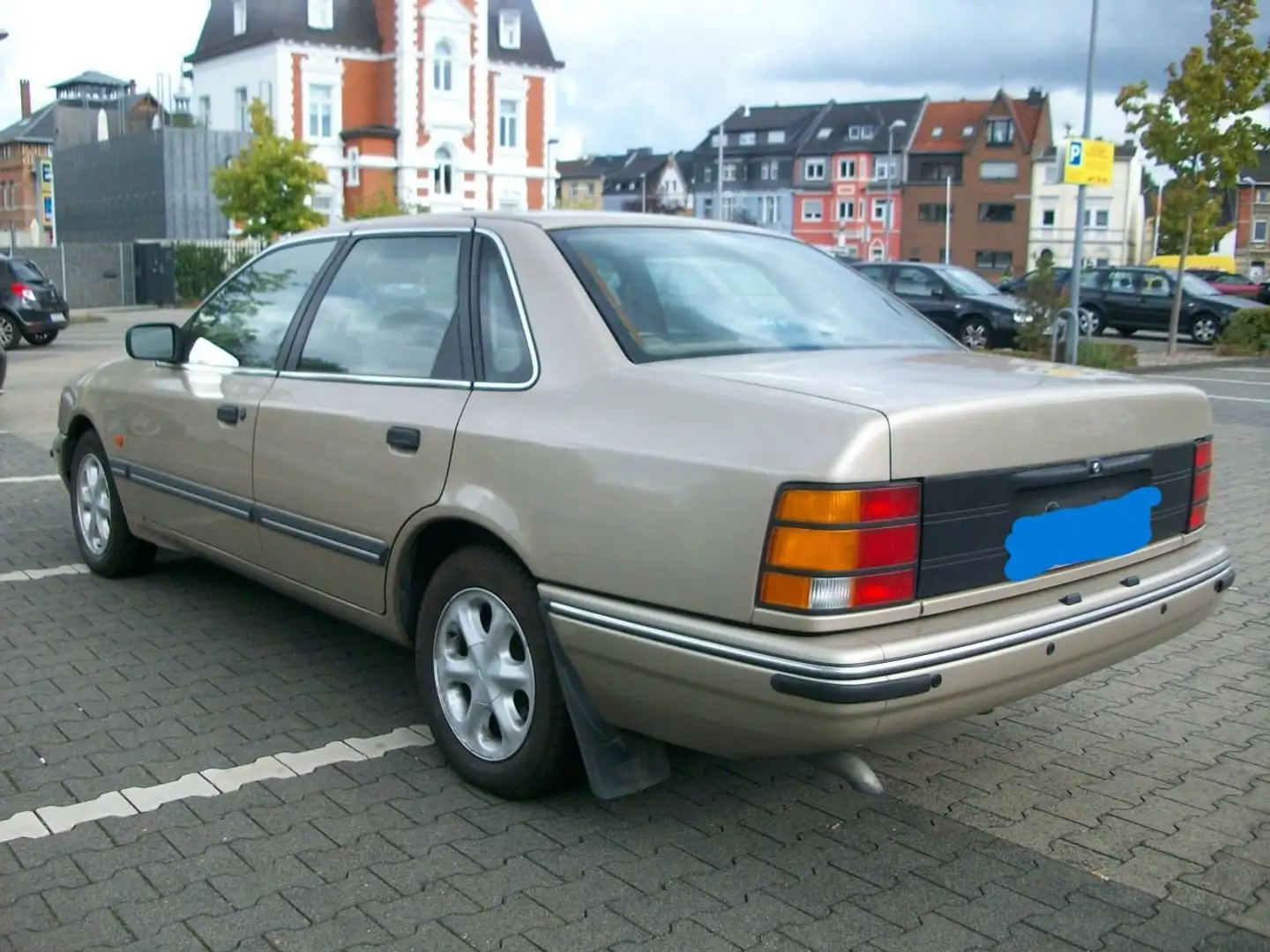 Ford Scorpio 1-Hand (Motor läuft unrund) Scheckheftgepflegt Gold - 2