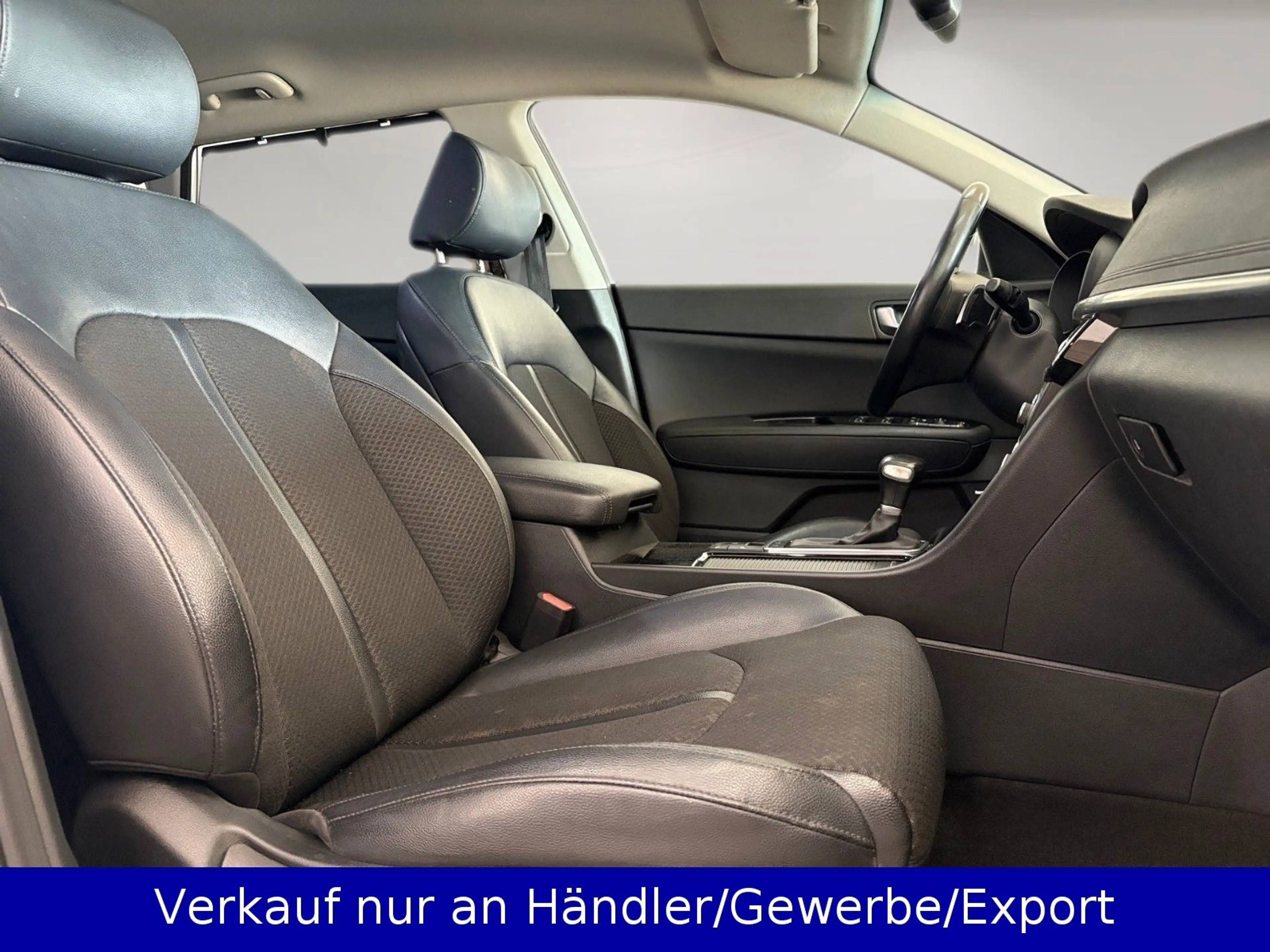 Kia Optima SW 1.7CRDi Automatik LED Navi Leder H&K — photo 14