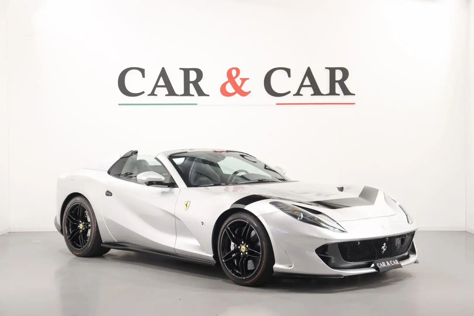 Ferrari 812 812 GTS Stříbrná - 1