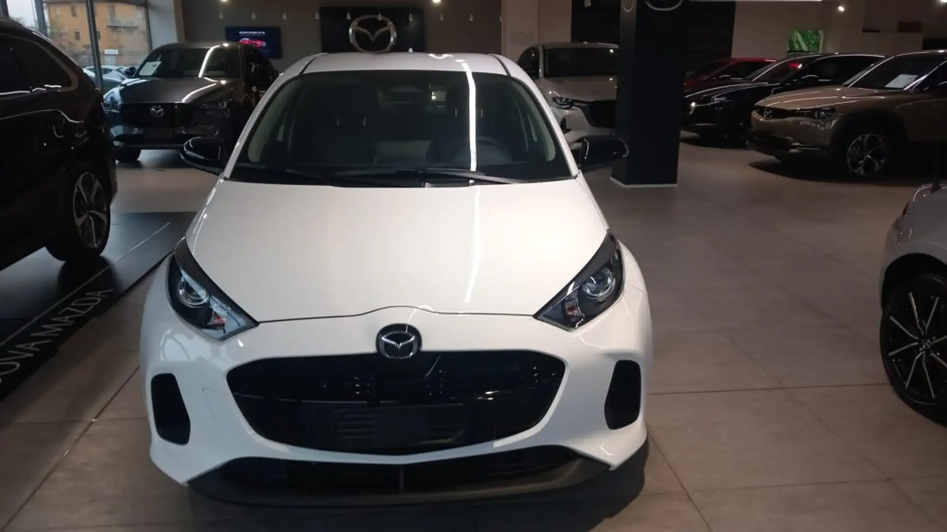 Mazda 2 Full Hybrid 116cv Prime line Bianco - 2