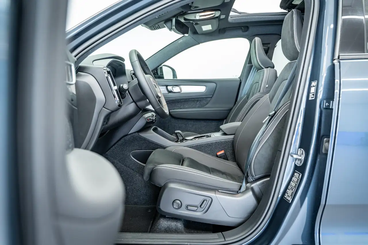 Volvo XC40 2026