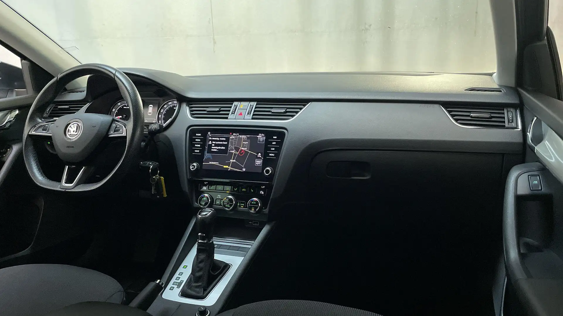 Skoda Octavia Combi 1.0 TSI 116pk DSG Greentech Clever Edition L Grijs - 2