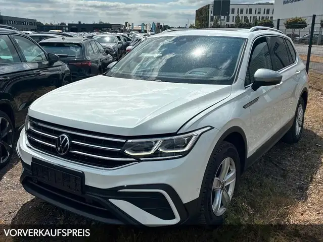 Volkswagen Tiguan Allspace DSG/ACC/AHK/PANO/HUD/MATRIX/SIDE