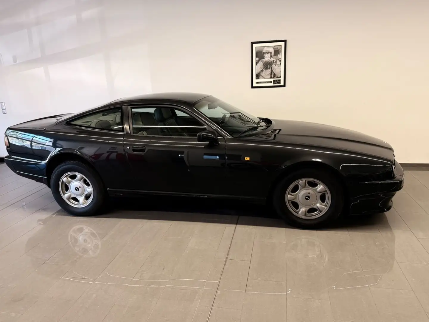 Aston Martin Virage Coupe V8 Aut. 25000km. 1 of 365 TOP Schwarz - 2